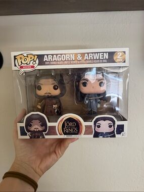 Funko Pop! Movies Aragorn & Arwen 2-Pack - minor flaws